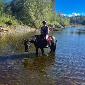 Meet your Posher, Alexandra